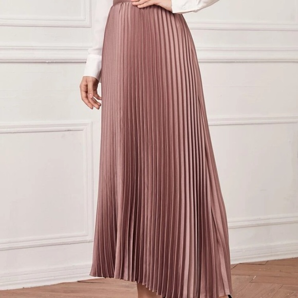 Rose gold stain skirt 💖 - Picture 5 of 6